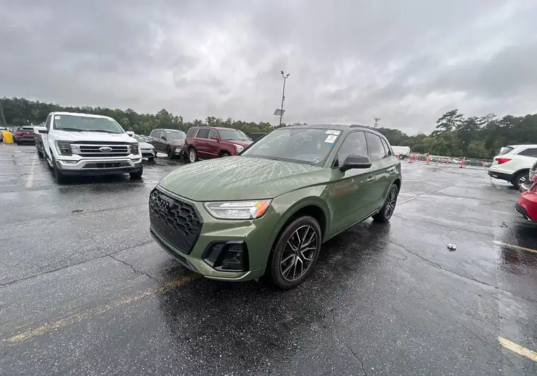 Green 2022 Audi SQ5 in an auction lot in College Park, Georgia