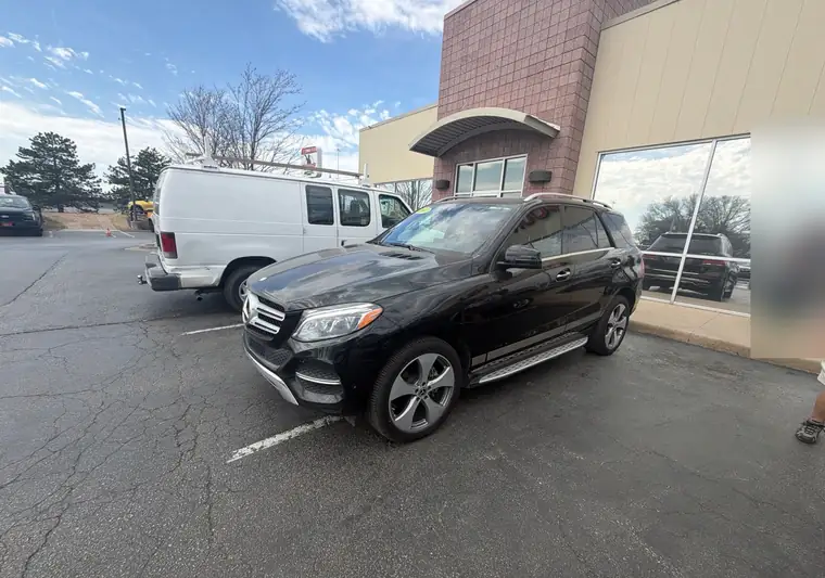 The same GLE at a dealership lot at delivery in Merriam, Kansas